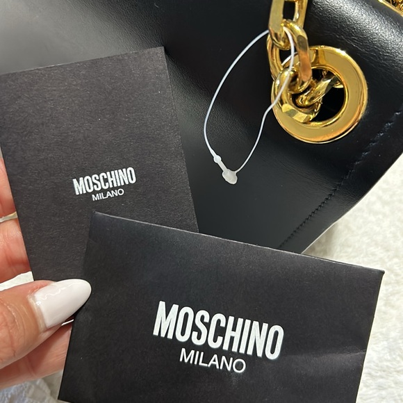 MOSCHINO black leather handbag with gold chain (handle) and gold buckle - Picture 13 of 15